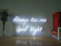Always Kiss Me Good Night Neonreclame