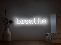Breathe Neonreclame