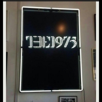 The 1975 Neonreclame